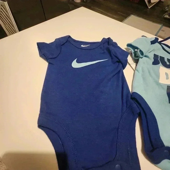 NIKE 3 PIECE ONSIES 3 MONTHS - Picture 3 of 4